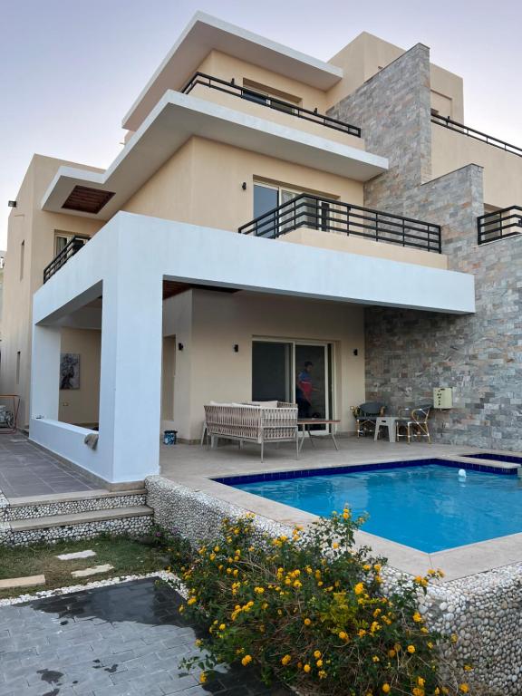 Bazén v ubytování Villa KUBA luxury private pool Hurghada nebo v jeho okolí