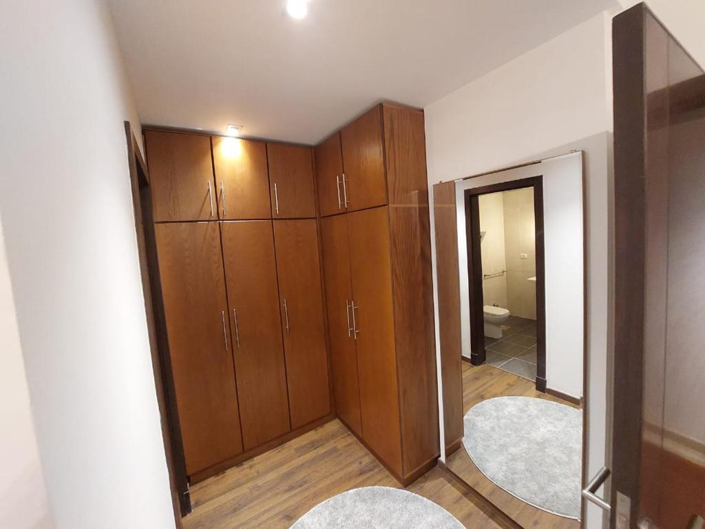 Postel nebo postele na pokoji v ubytování Cairo Festival City ,New, Luxury, Modern 3BR + Maid Room