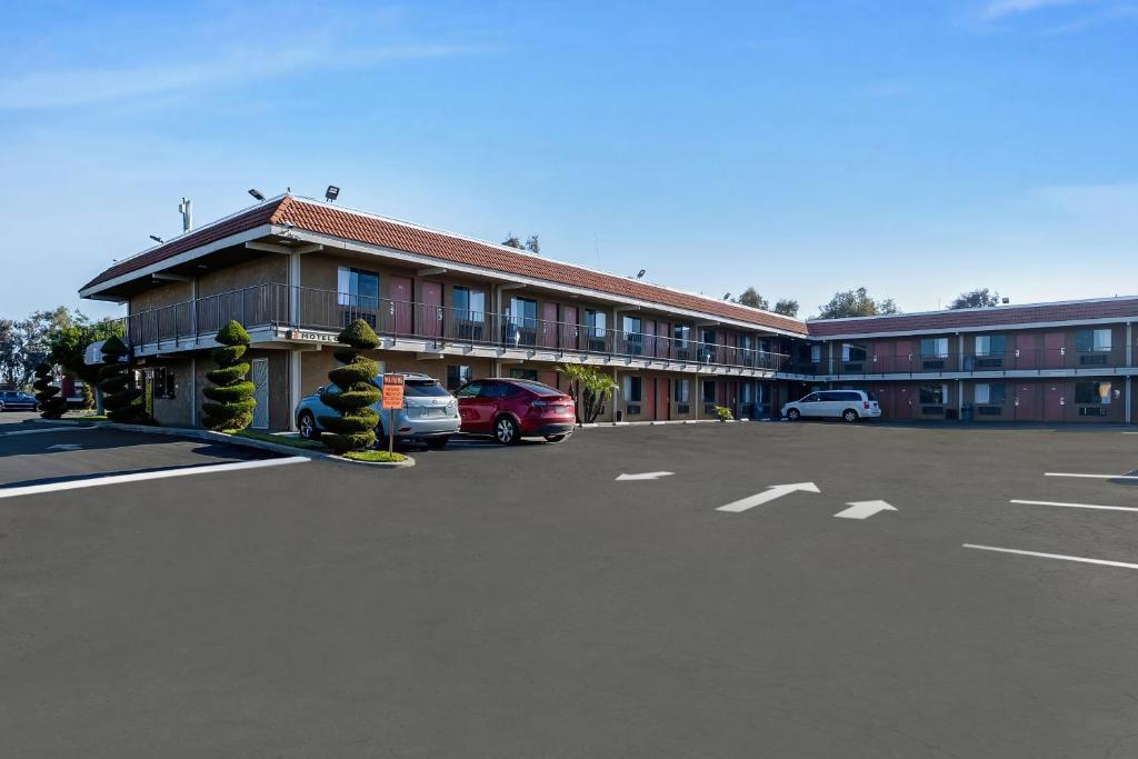Knights Inn Madera photo