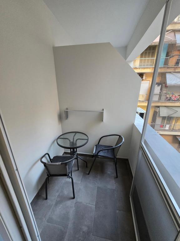 GREKO HOME WITH FREE PRIVATE PARKINg - 2