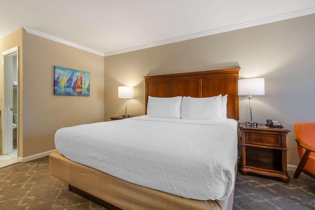 Best Western PLUS Santee Inn - Habitación Con Cama Extragrande - No Fumadores