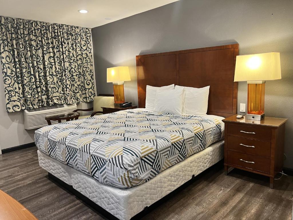 Postel nebo postele na pokoji v ubytování Motel 6 Ridgecrest, CA China Lake