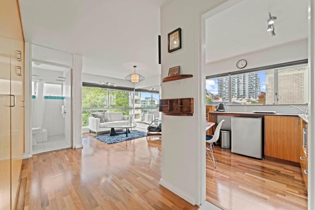 Heart Of The City Minutes from Macleay Street - Studio