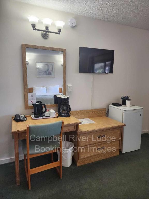 TV o dispositivi per l'intrattenimento presso Campbell River Lodge