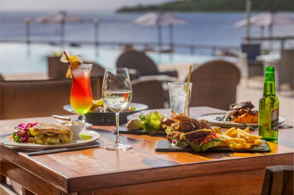 Nápoje v ubytování Iririki Island Resort & Spa