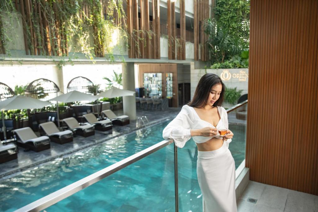 Phòng Deluxe 2 Giường Đơn Hướng Hồ Bơi