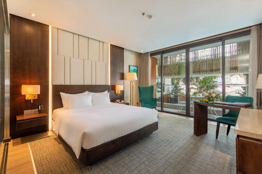 Phòng Deluxe Giường đôi Nhìn ra Hồ bơi