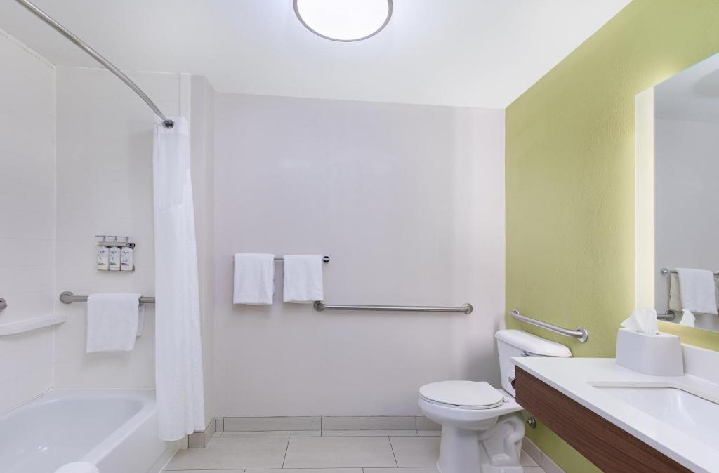Holiday Inn Express Hotel & Suites Birmingham - Inverness 280 by IHG - 