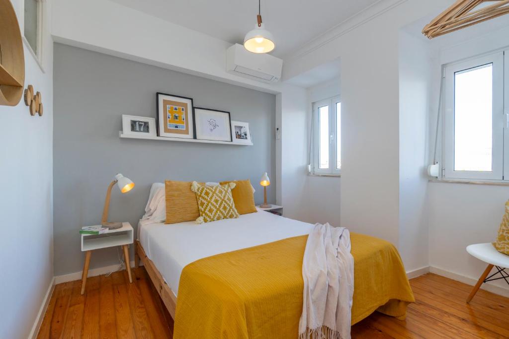 Superb Apartments Overlooking Graça in Lisbon - 2