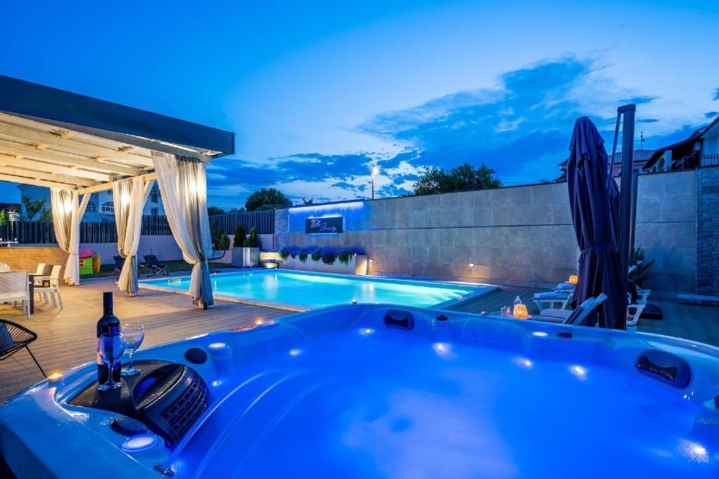 Schöne Villa Beauty für 6 Personen und 1 Kind - Holiday Home