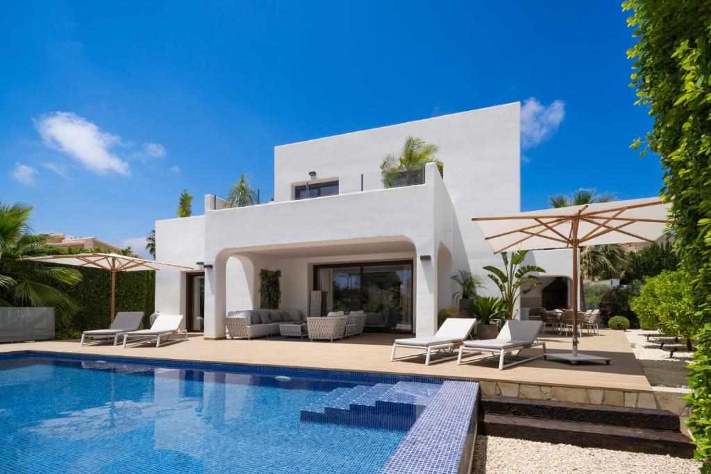 The swimming pool at or close to Villas Guzman - Artista