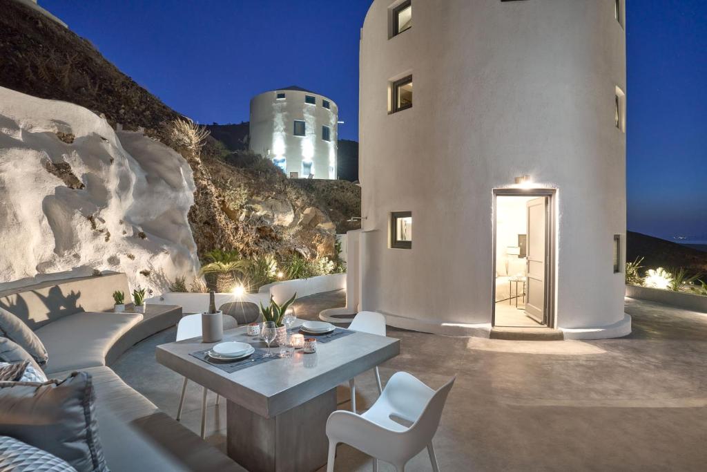 Balkón nebo terasa v ubytování Topos Exclusive Santorini