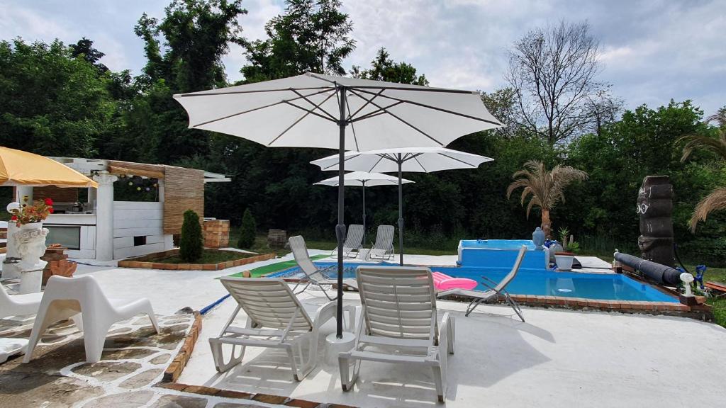 Bazén v ubytování Spa center Apartment Belgrad nebo v jeho okolí