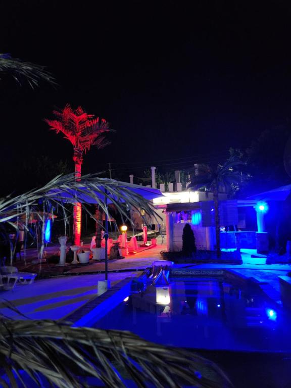 Bazén v ubytování Spa center Apartment Belgrad nebo v jeho okolí