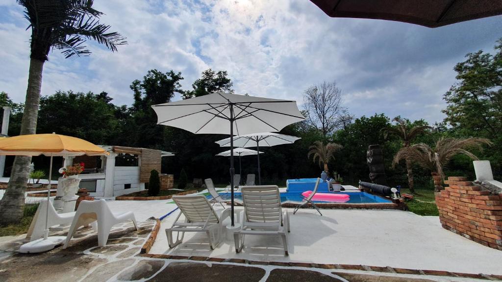 Bazén v ubytování Spa center Apartment Belgrad nebo v jeho okolí