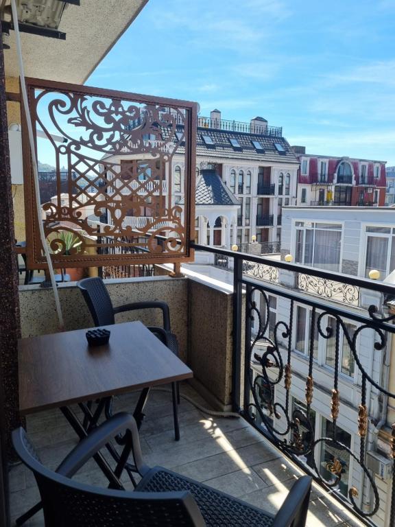 Balkón nebo terasa v ubytování MAHALI HOTEL
