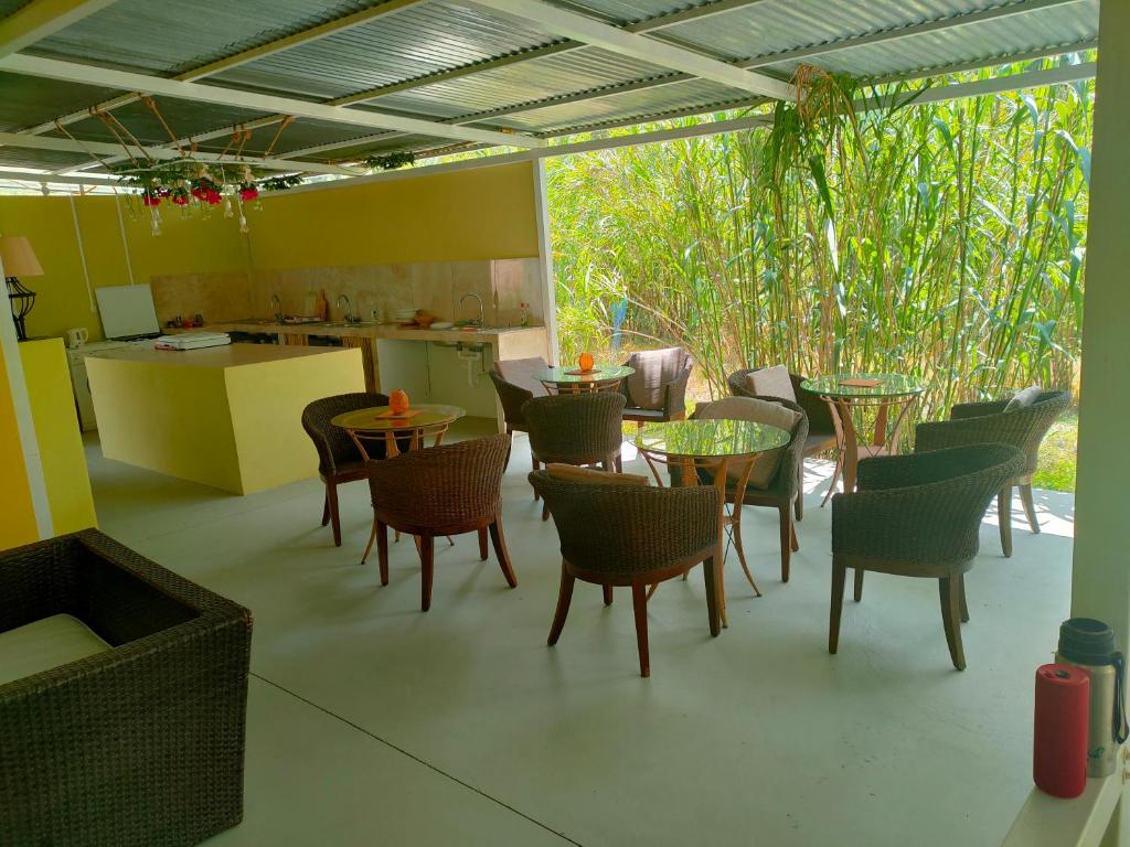 Kuchyň nebo kuchyňský kout v ubytování VinSan Glamping & Wellness Centre