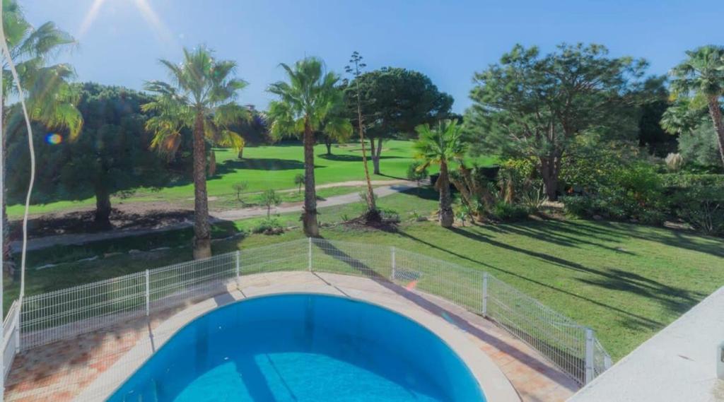 Fotografie z fotogalerie ubytování Villa Mexicana Views lush fairway Pinhal Golf v destinaci Quarteira