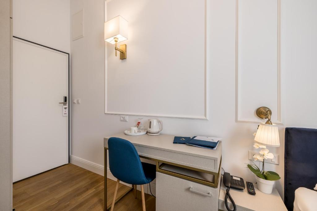 
Single Room with Bathroom
