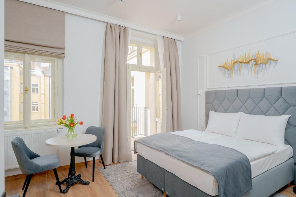 NOBILIS RESIDENCE - 1