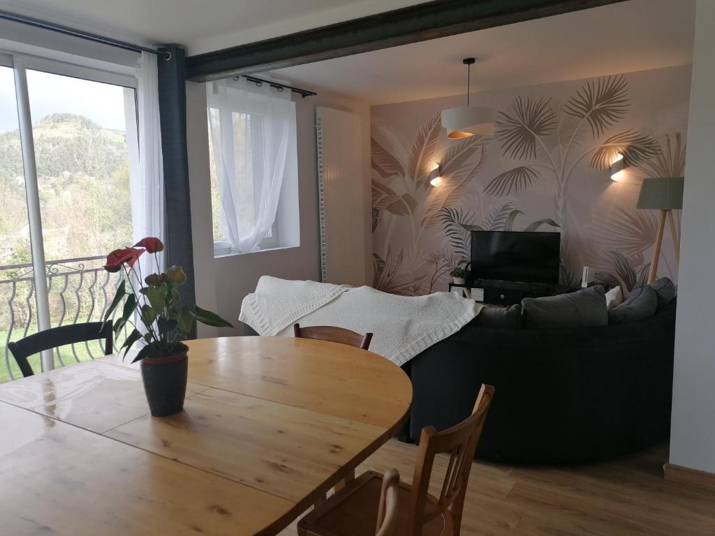 Photo de la galerie de l'établissement VILLA DES HETRES, à Saint-Nectaire