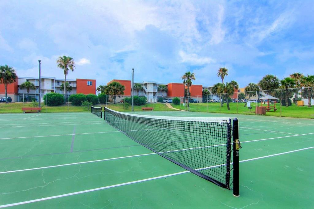Tenis a/nebo squash v ubytování Island Oasis (Island Retreat #1) nebo okolí