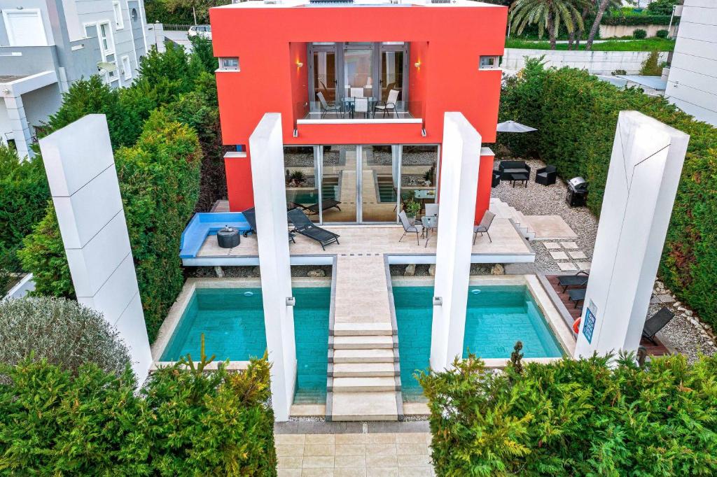 The swimming pool at or close to Almond Villa