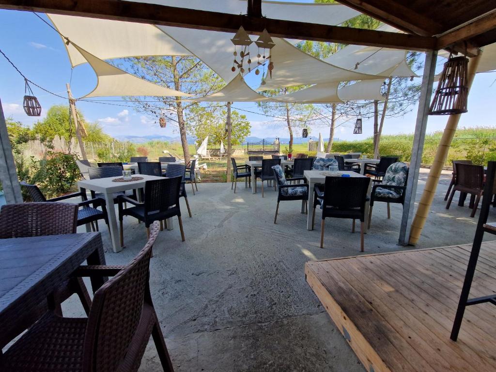 A restaurant or other place to eat at Alexandra Apartment 1