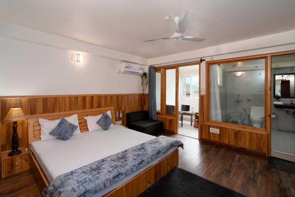 Hotel Kullu Valley - Room King Con Balcón