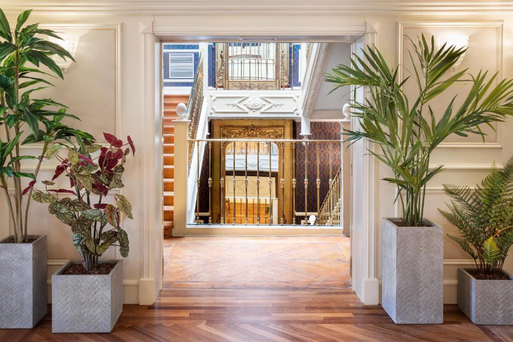 Catalonia Las Cortes - Resim 9