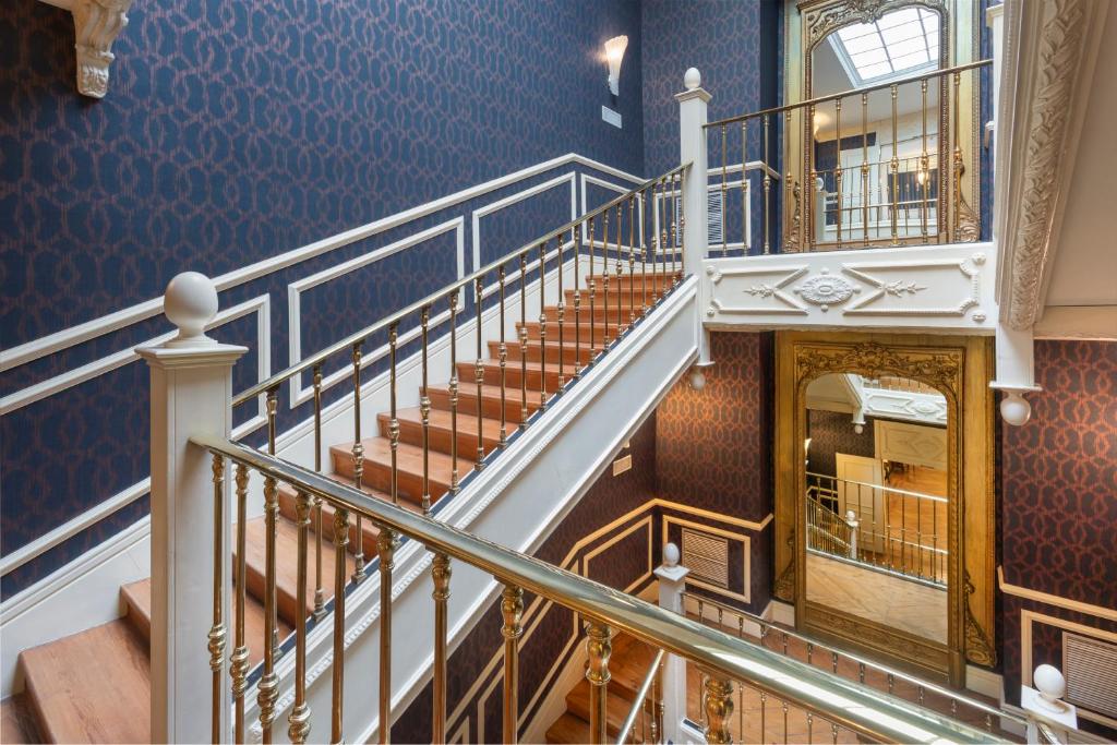 Catalonia Las Cortes - Resim 11