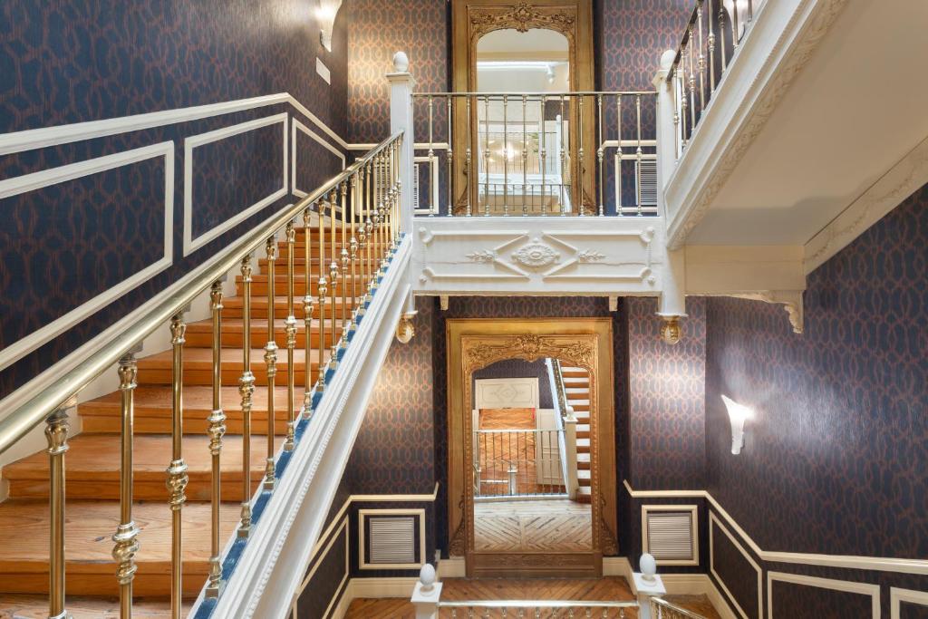 Catalonia Las Cortes - Resim 33