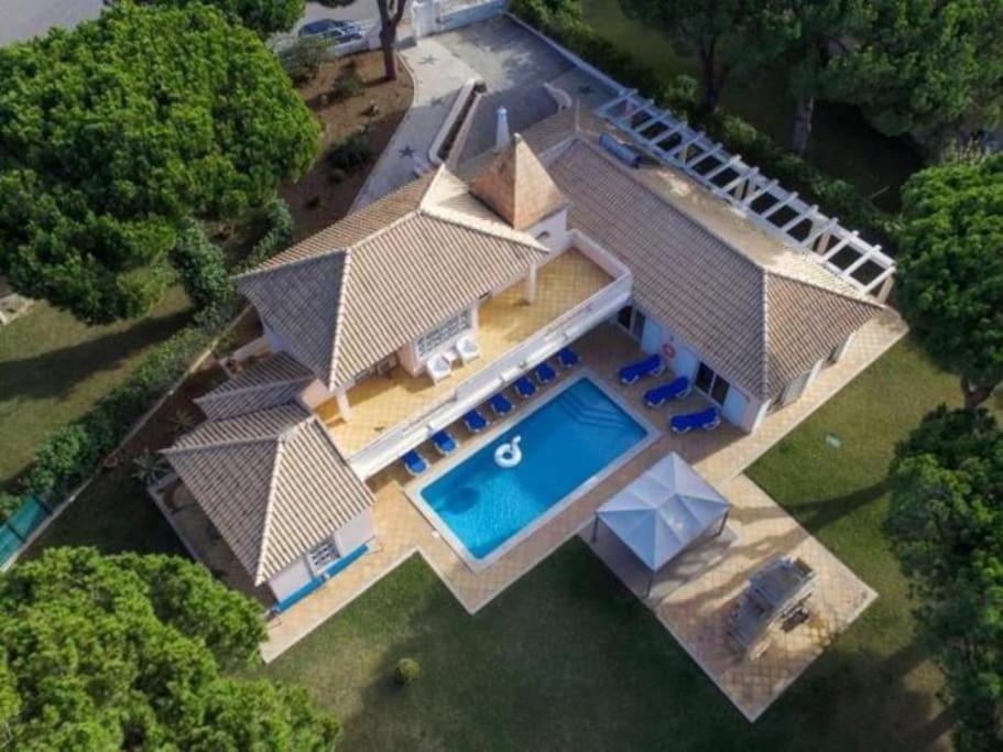 Bazén v ubytování Vilamoura Golf Mansion - Games Room & Privat Heated Pool & Horsemanship & Golf nebo v jeho okolí
