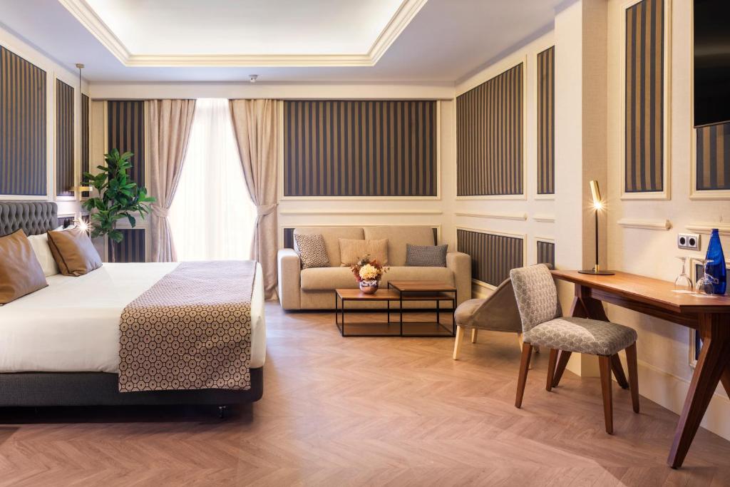 Catalonia Las Cortes - 10