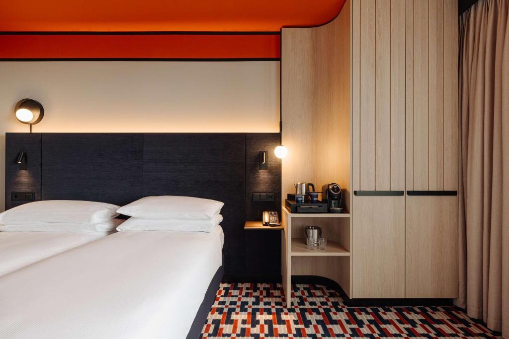 DoubleTree by Hilton Amsterdam Centraal Station - Resim 38