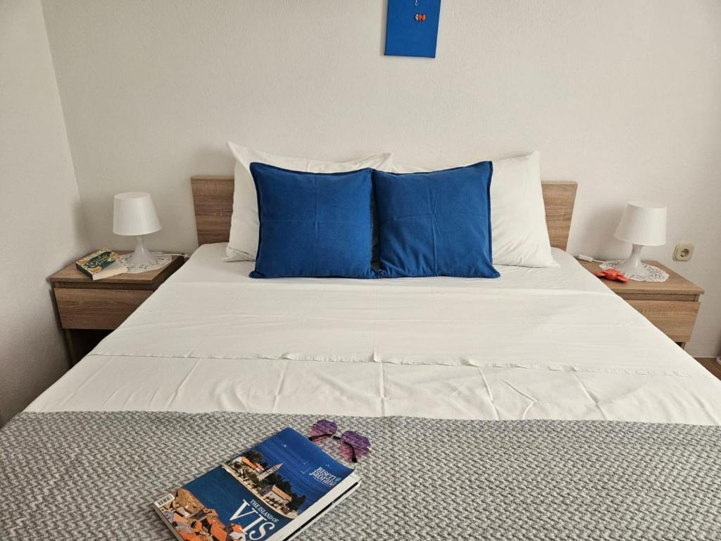 Postel nebo postele na pokoji v ubytování Apartman Sara-Vis