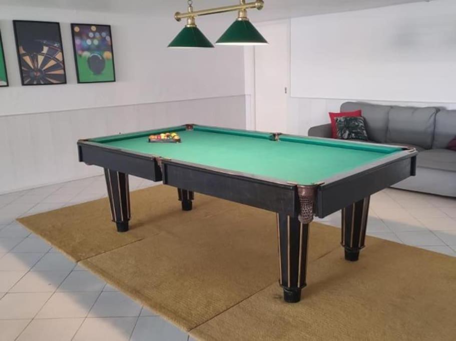 Biliár nebo kulečník v ubytování Vilamoura Golf Mansion - Games Room & Privat Heated Pool & Horsemanship & Golf