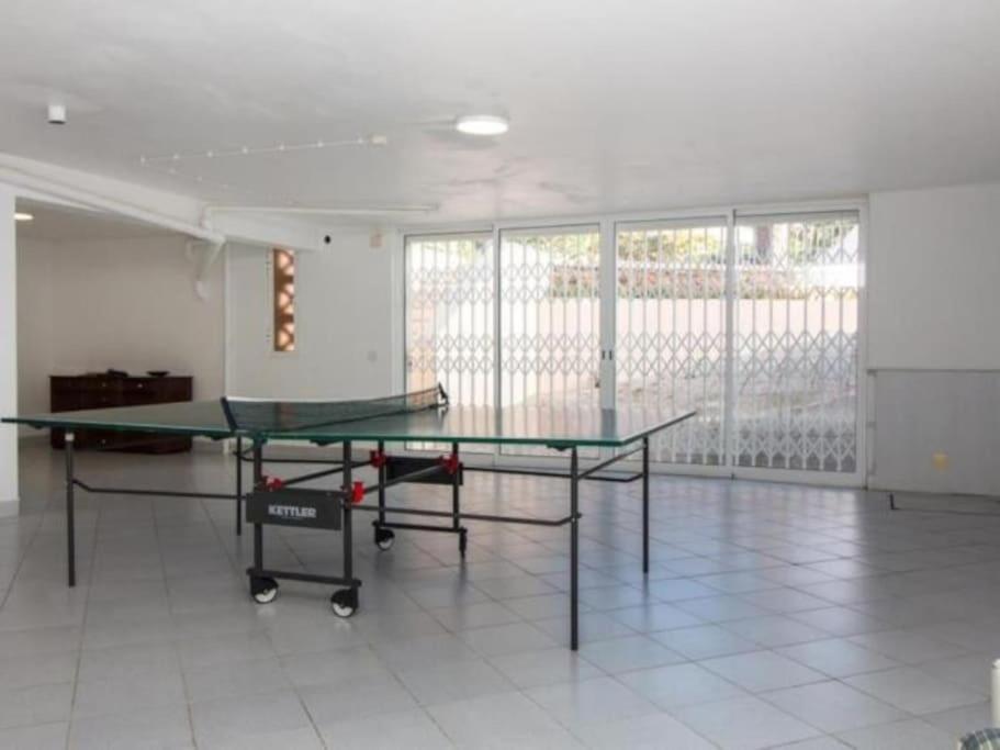 Stolní tenis v ubytování Vilamoura Golf Mansion - Games Room & Privat Heated Pool & Horsemanship & Golf nebo okolí
