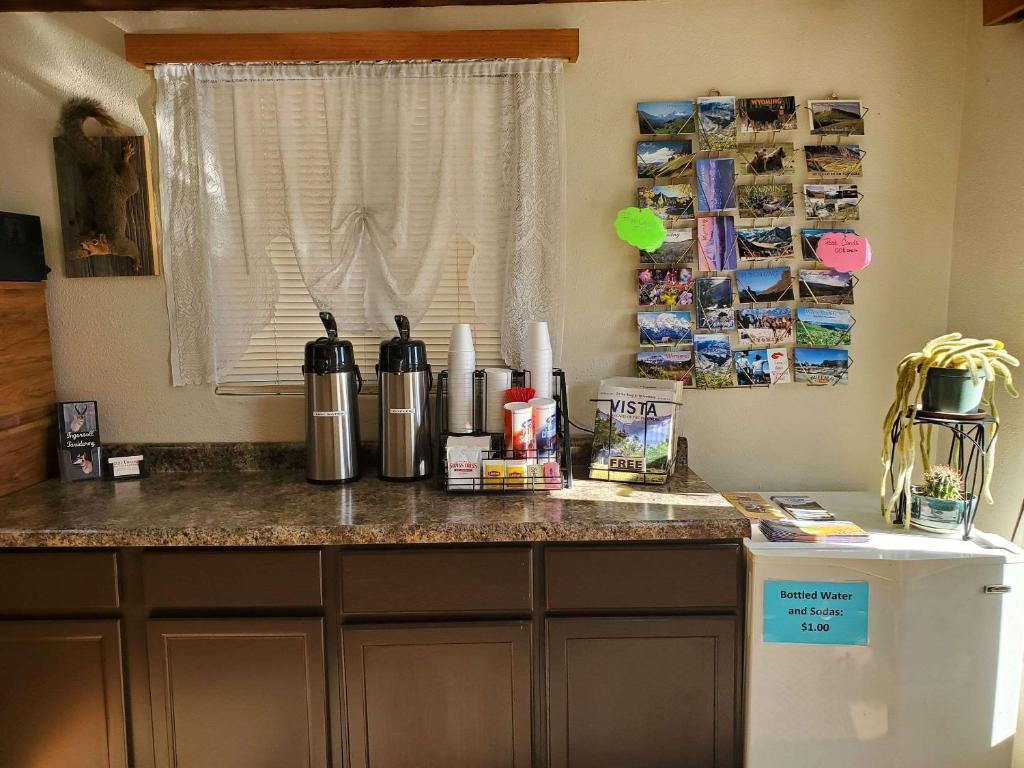Kuchyň nebo kuchyňský kout v ubytování Rodeway Inn