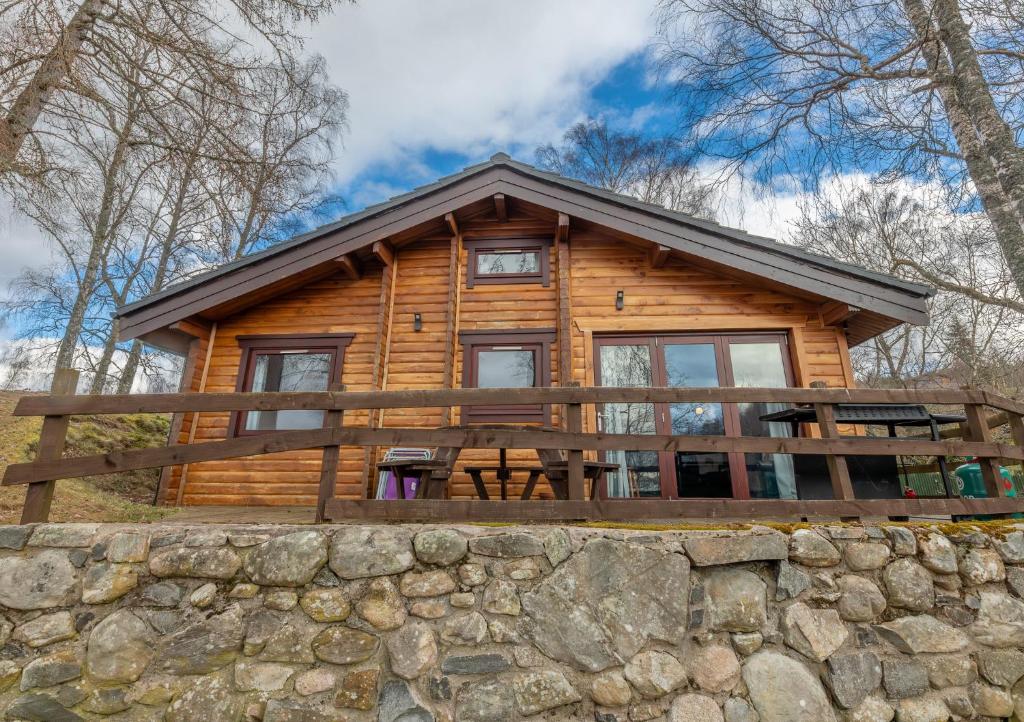 Loch Insh Chalets Ltd - 