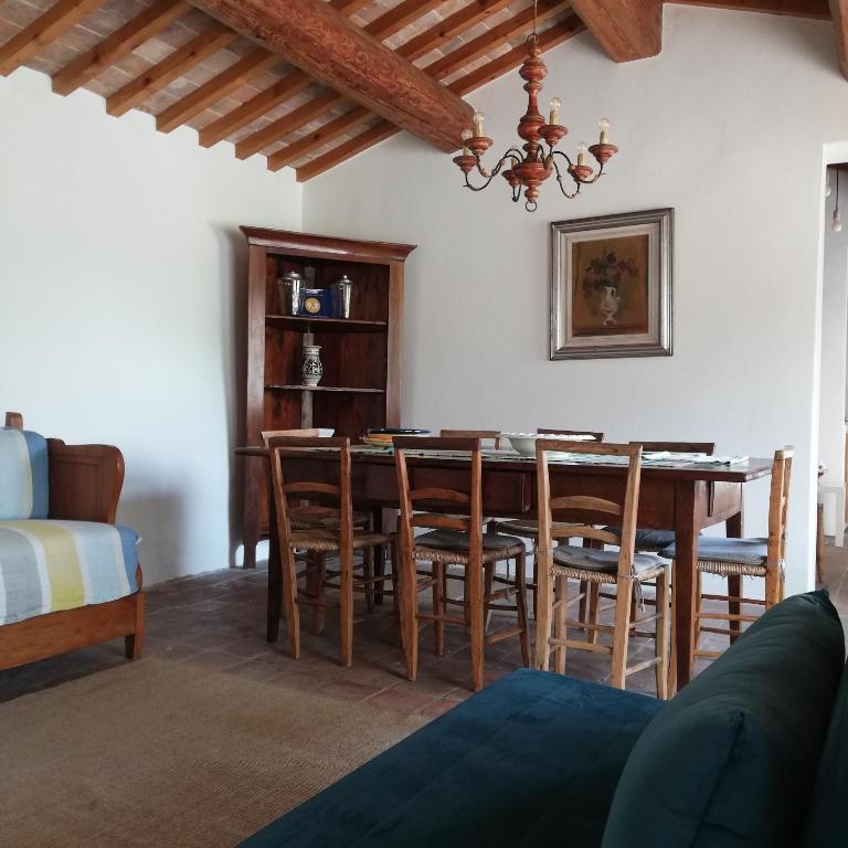 A seating area at Dependance Sangiantofetti-Rigon