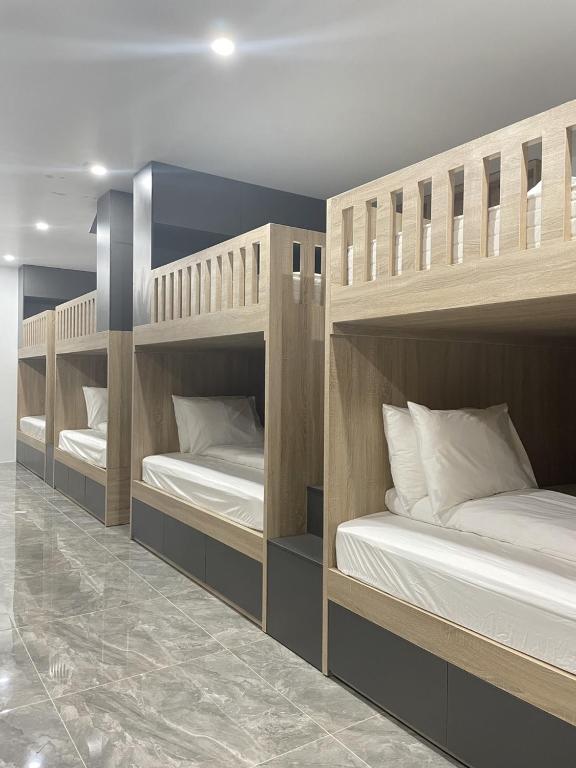 Hotel Samu - Stanza Del Dormitorio Misto Da 8 Letti