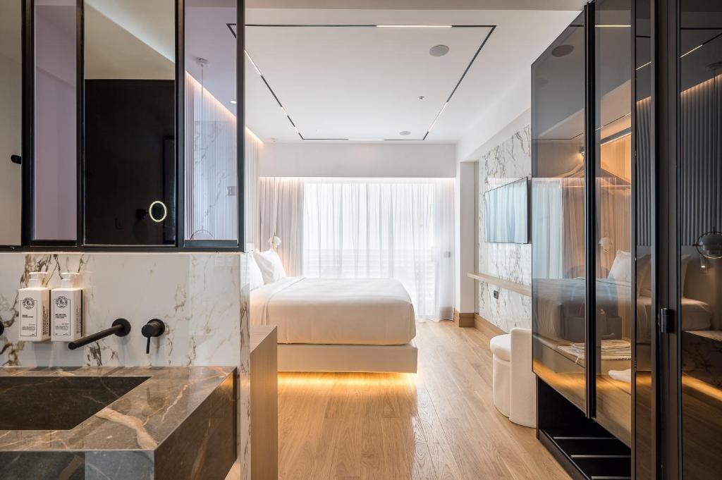 Ethereal White Resort Hotel & Spa - Adults Only - 1