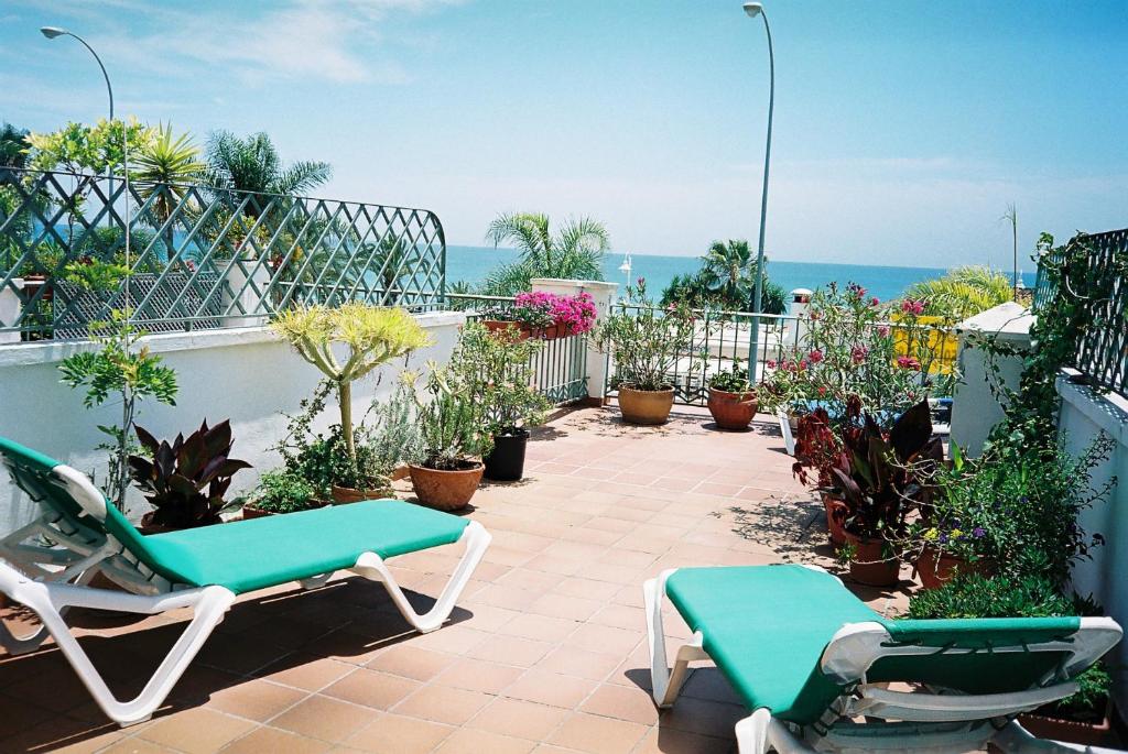 Apartamento amplio en primera linea playa Burriana , luminosa terraza con vistas al mar