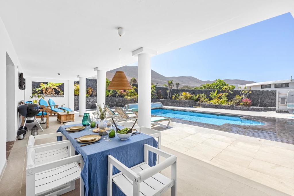 The swimming pool at or close to Casa Marina with pool, garden and terrace
