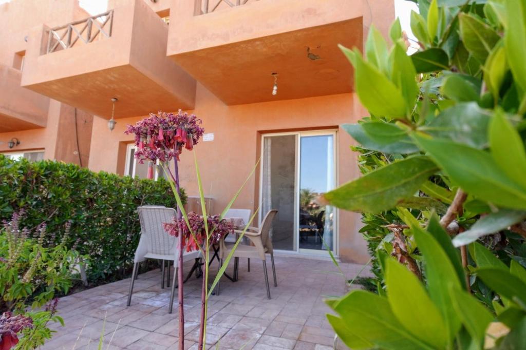 Fotografie z fotogalerie ubytování Ground floor chalet in stella sea view Sokhna Families only v destinaci Ain Soukhna