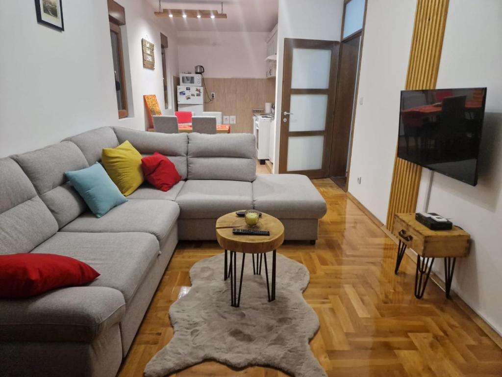 TV a/nebo společenská místnost v ubytování Apartment Holiday
