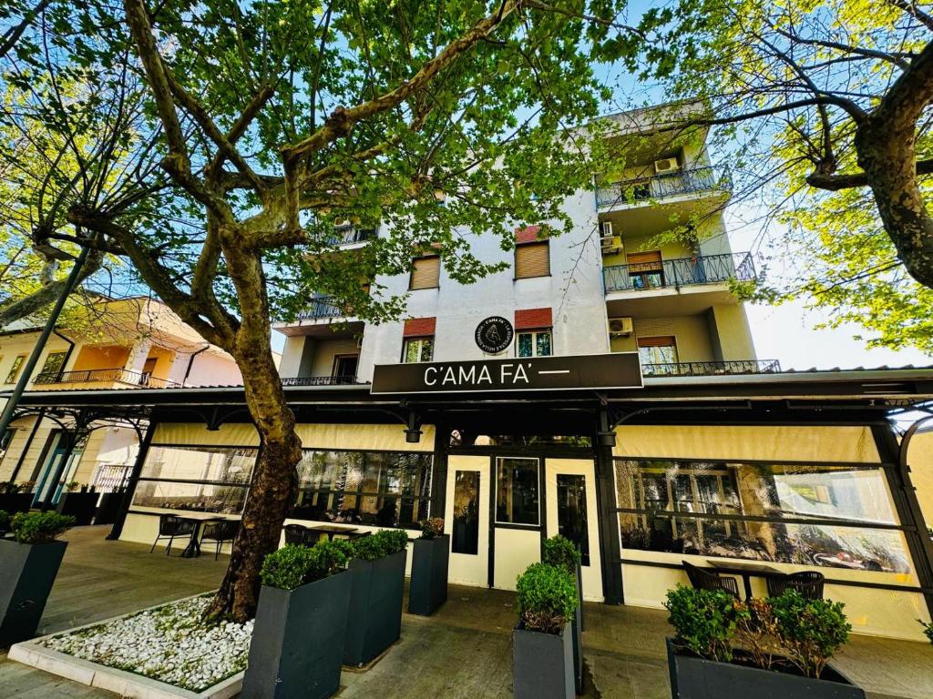 Budova, kde se hotel nachází