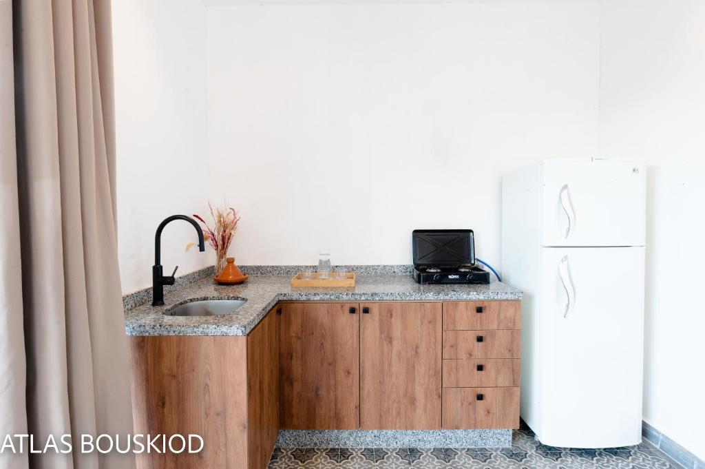 Cucina o angolo cottura di ATLAS BOUSKIOD