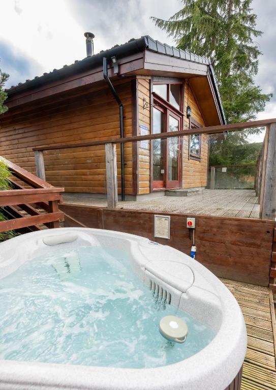 Loch Insh Chalets Ltd - 